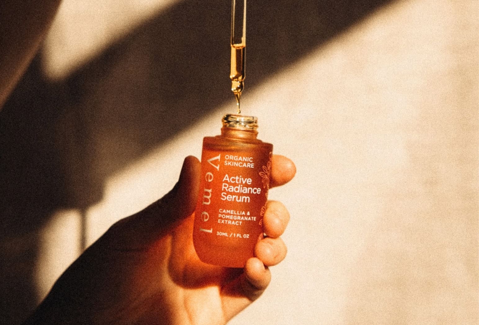 Organic waterless serum texture with bakuchiol for sensitive skin