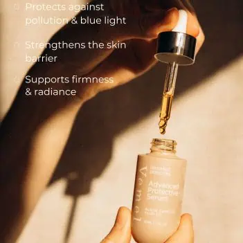 Lightweight texture of a waterless anti-pollution antioxidant serum