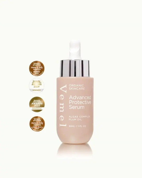 Waterless antioxidant serum protecting skin from pollution and blue light