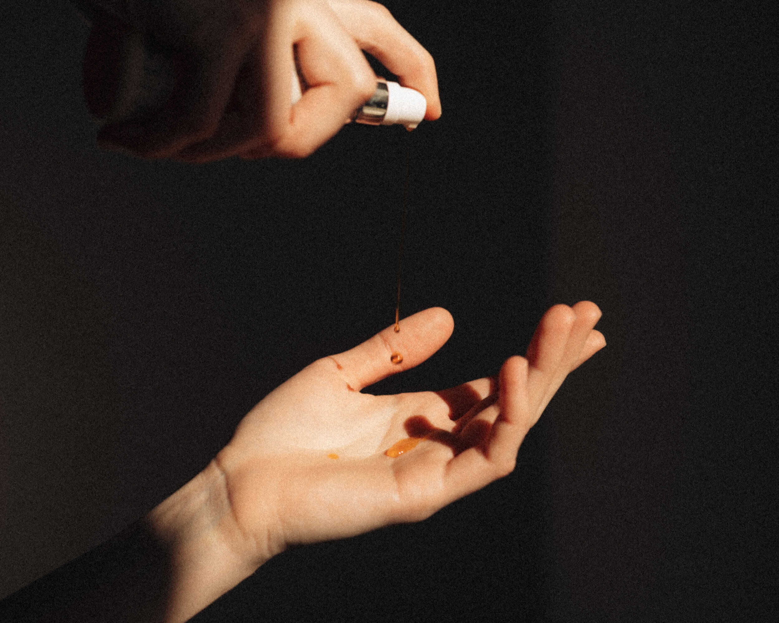 Waterless organic skincare texture – Vemel serum application close-up showing clean, fragrance-free formulas for sensitive and menopausal skin.