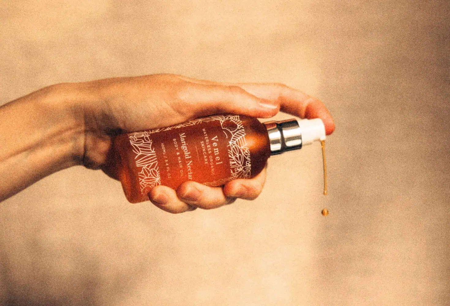 Organic waterless body and hair oil for sensitive skin